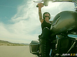 Bloodthirsty Biker Babes: Part 3 With Johnny Sins, Anna Bell Peaks, Felicity Feline – Brazzers