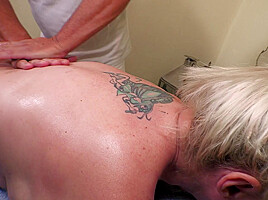 Curvy Alexandra Ross Gets A Special Massage – MatureNl