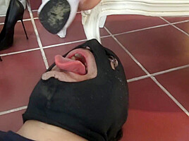 Foot Garbage Swallower