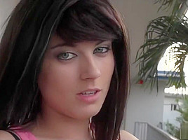 Mofos – Russian brunette Oxuanna Envy sucks & fucks