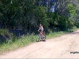 Trailer.ciclistas Tienen Sexo Cerca De Autopista Libre.cicloturismo Rural Y Sexo 8 Min