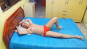 Descansando Gostoso Com o Pau Duro 003