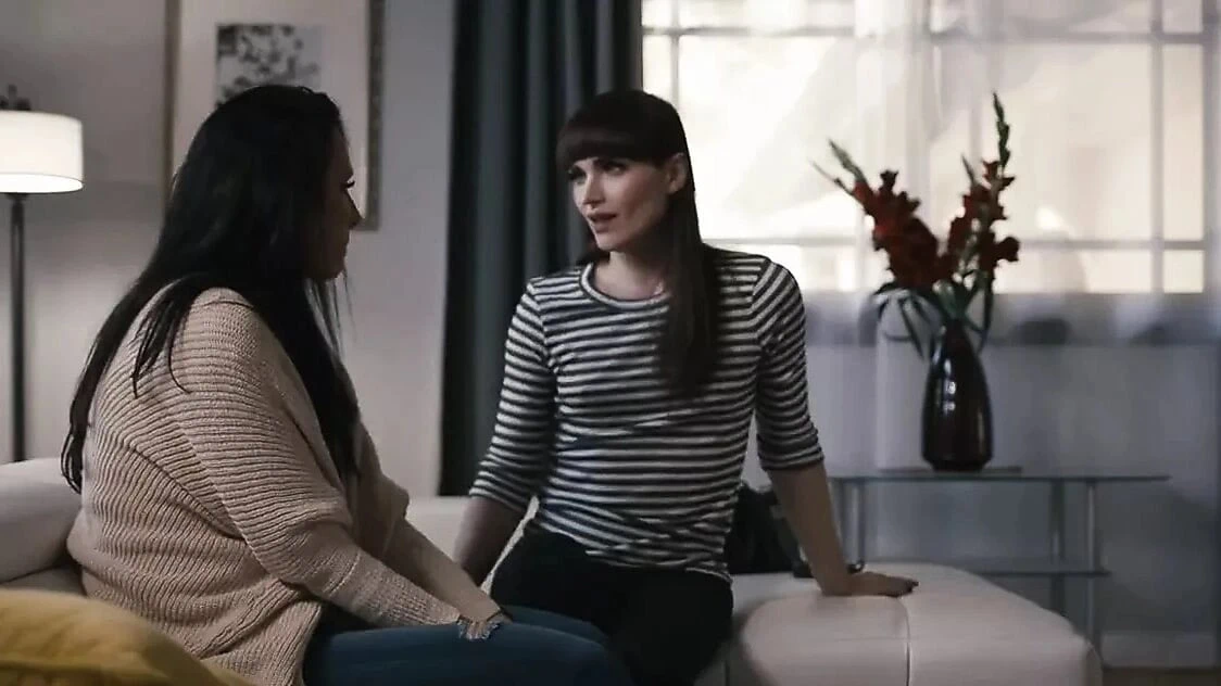 Hot Shemale fucks female scene