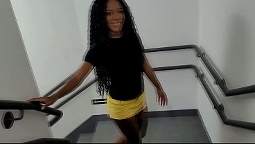 POV: Olha o que eu fiz com a casadinha safada na escada do condominio. Casada gostosa, ficou cheia de tesão quando me viu e fodemos ali mesmo. O corno estava viajando e nem sonha.