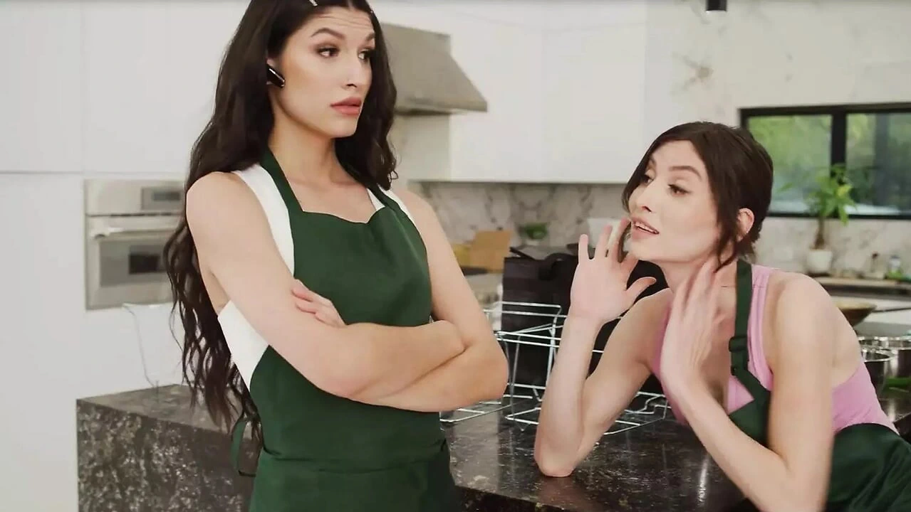 TRANSFIXED – Employees Korra Del Rio & Leana Lovings Stop Boss’ Assistant Zariah Aura From Snitching